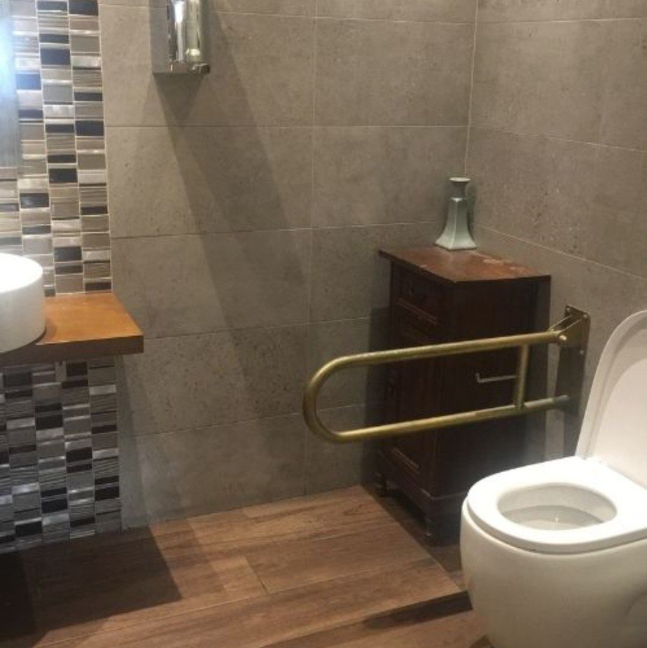 Great disabled toilet at Tasca Port in Javea. Read the review. https://accessiblejavea.com/wheelchair-access-at-tasca-port-restaurant-javea/